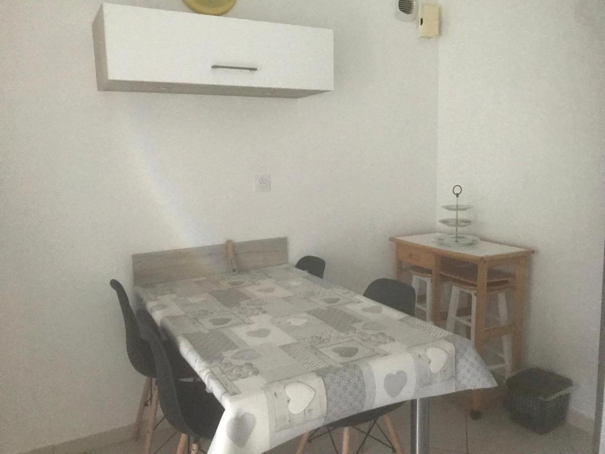 Vila Les Tremieres Le Thou Exteriér fotografie
