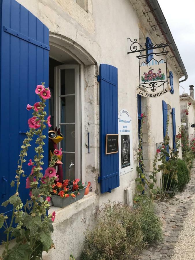 Vila Les Tremieres Le Thou Exteriér fotografie